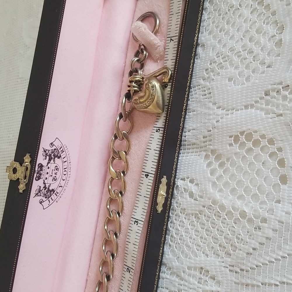 Vintage Juicy Couture In Box Heart Gold tone Charm Bracelet 7.5"